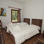 Dr Bizhga Agroturizem 招待所 Golem (Gjirokaster)