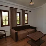 Dr Bizhga Agroturizem Golem (Gjirokaster)