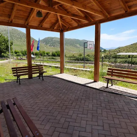 Dr Bizhga Agroturizem 招待所