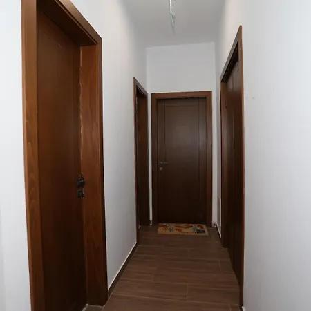 Dr Bizhga Agroturizem 招待所 Golem (Gjirokaster)