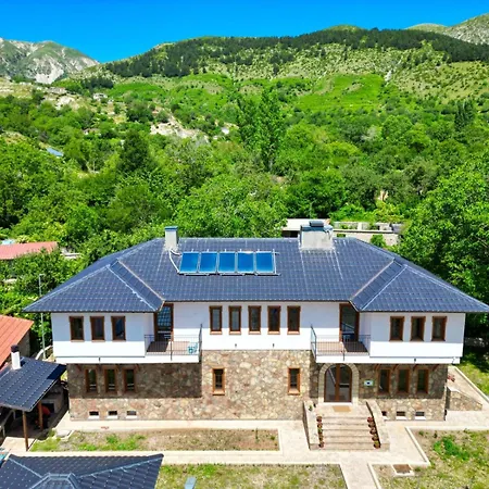 Dr Bizhga Agroturizem * Golem (Gjirokaster)