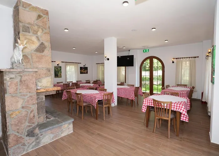 Dr Bizhga Agroturizem Affittacamere *