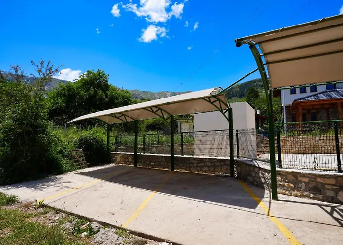 Affittacamere Dr Bizhga Agroturizem *