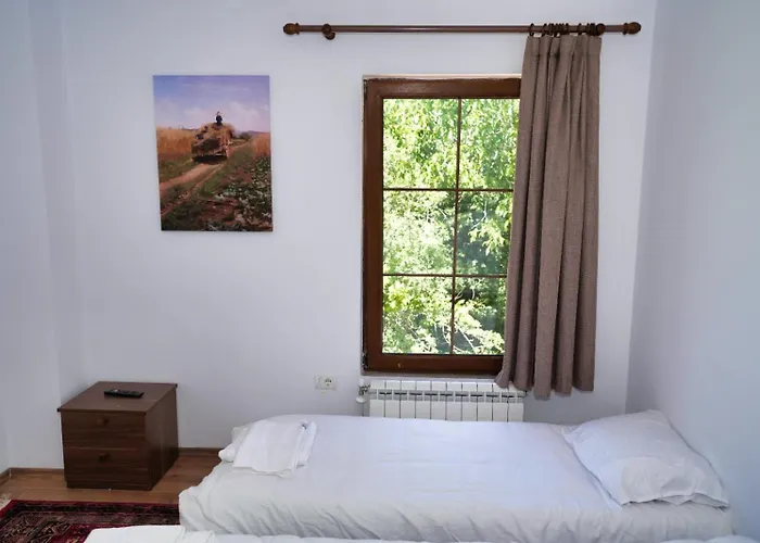 Dr Bizhga Agroturizem * Golem (Gjirokaster)