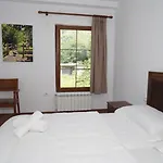 Dr Bizhga Agroturizem Golem (Gjirokaster)