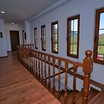 Dr Bizhga Agroturizem Гостевой дом Golem (Gjirokaster)