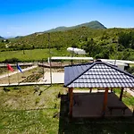 Dr Bizhga Agroturizem Гостевой дом Golem (Gjirokaster)
