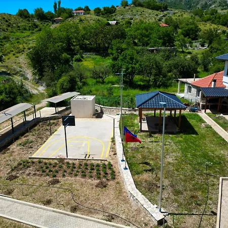 Dr Bizhga Agroturizem * Golem (Gjirokaster)