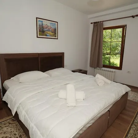 Gæstehus Dr Bizhga Agroturizem Golem (Gjirokaster)