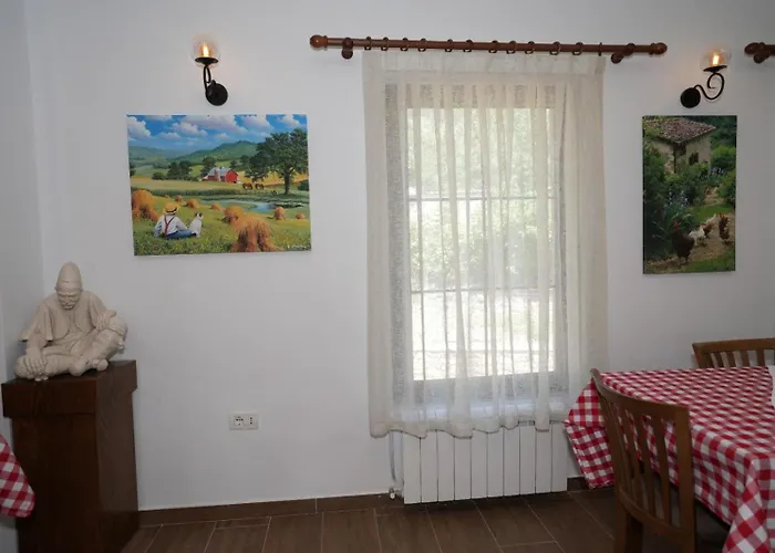 Pensjonat Dr Bizhga Agroturizem Golem (Gjirokaster)