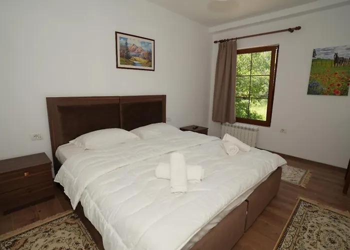Pensjonat Dr Bizhga Agroturizem Golem (Gjirokaster)